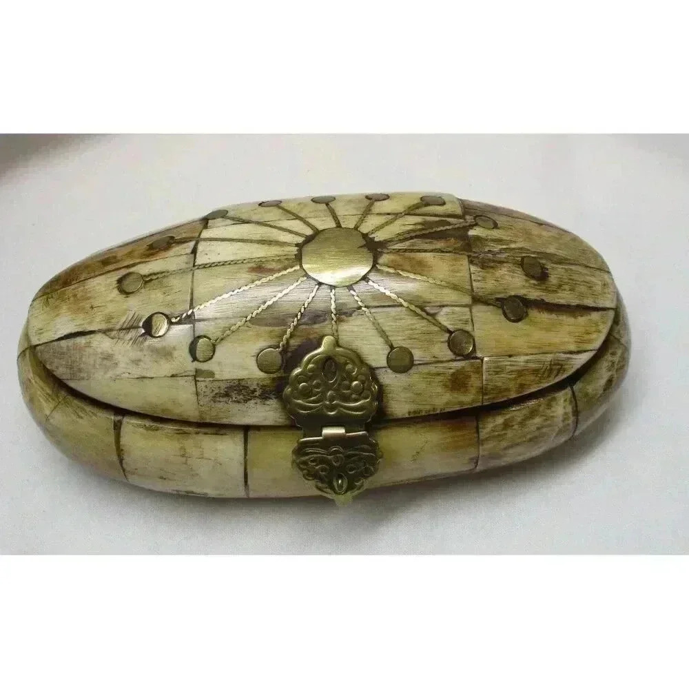 Bone Oval Box with Brass inlay trinket box Jewelry‎ latched midcentury modern
